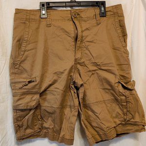 Great condition! Mens cargo shorts size 34